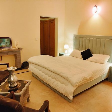 Royal Residential Hotel Iszlámábád Kültér fotó
