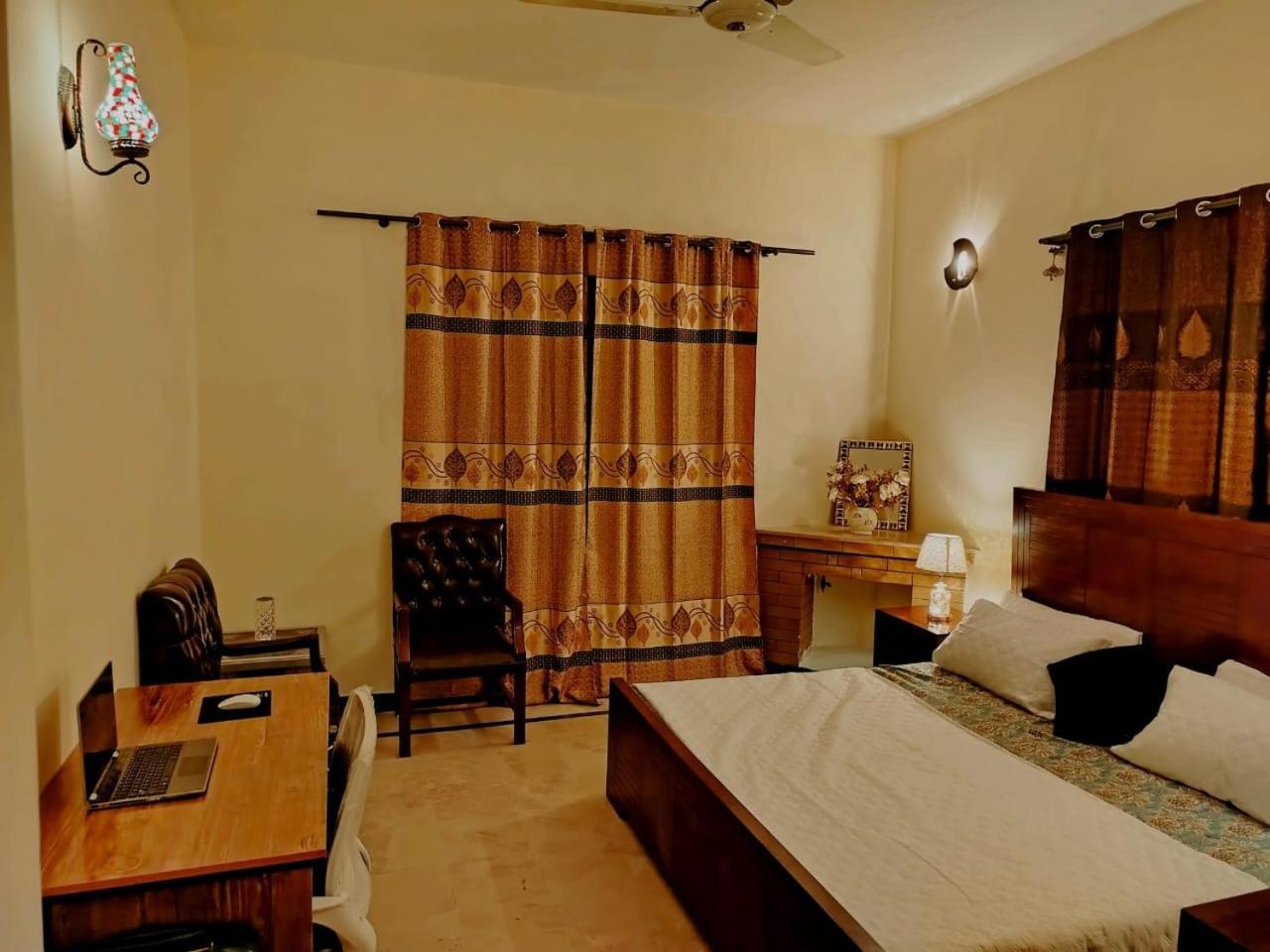 Royal Residential Hotel Iszlámábád Kültér fotó