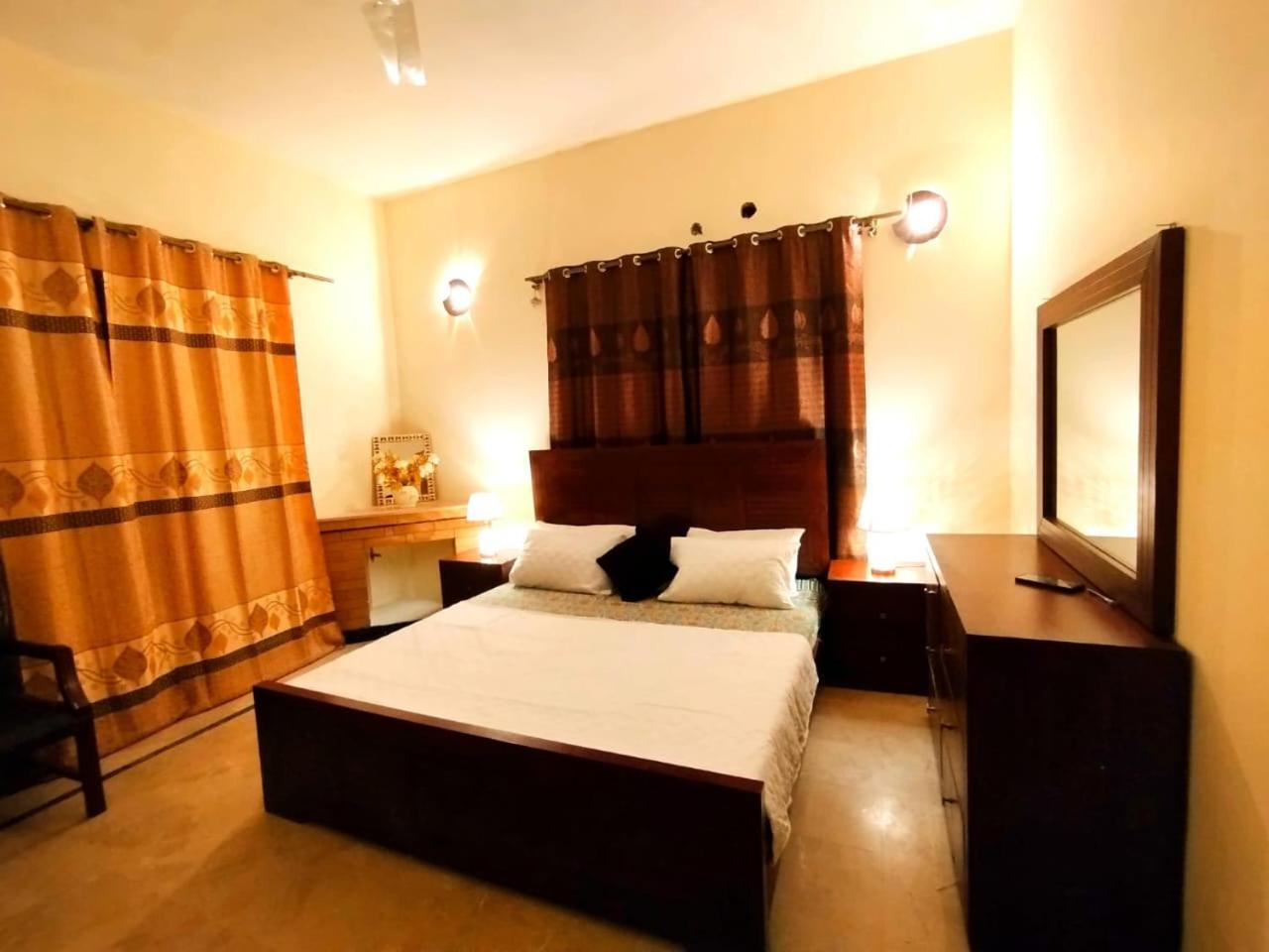 Royal Residential Hotel Iszlámábád Kültér fotó