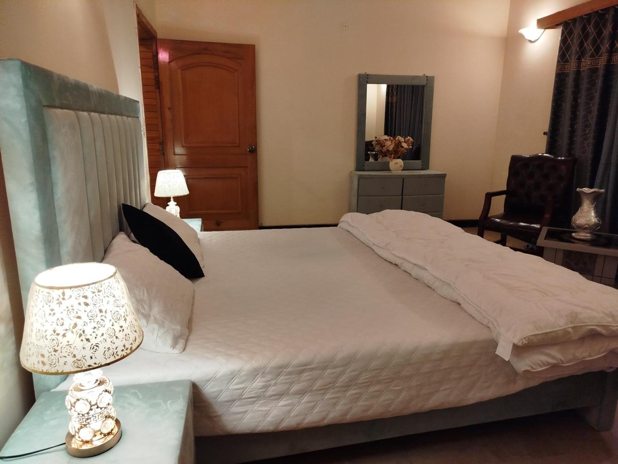 Royal Residential Hotel Iszlámábád Kültér fotó