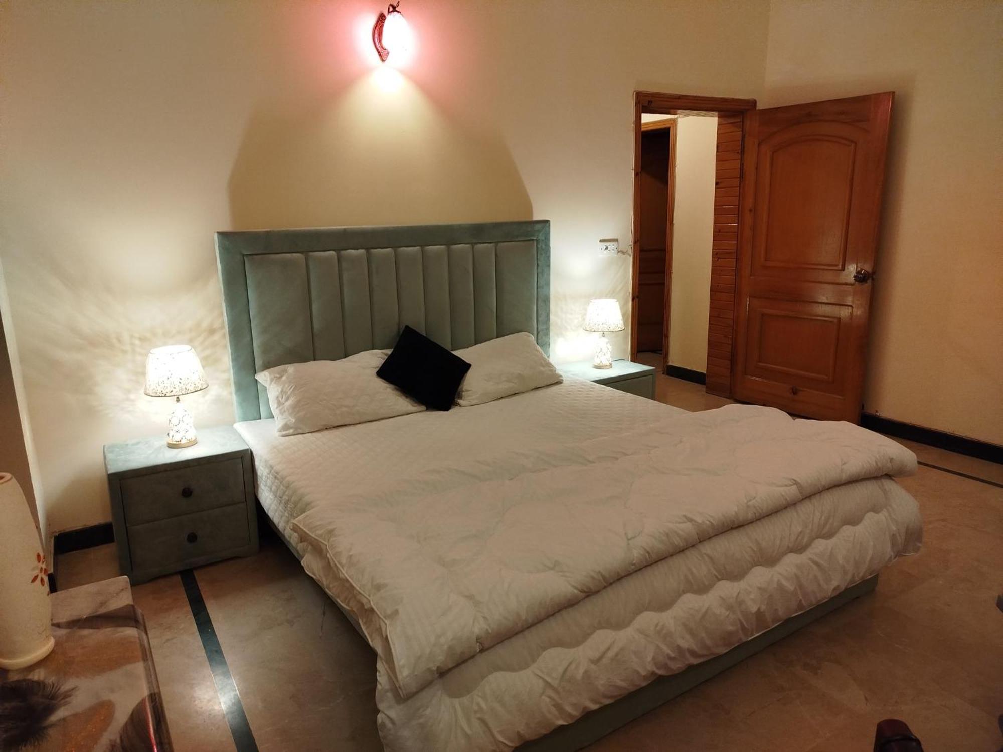 Royal Residential Hotel Iszlámábád Kültér fotó