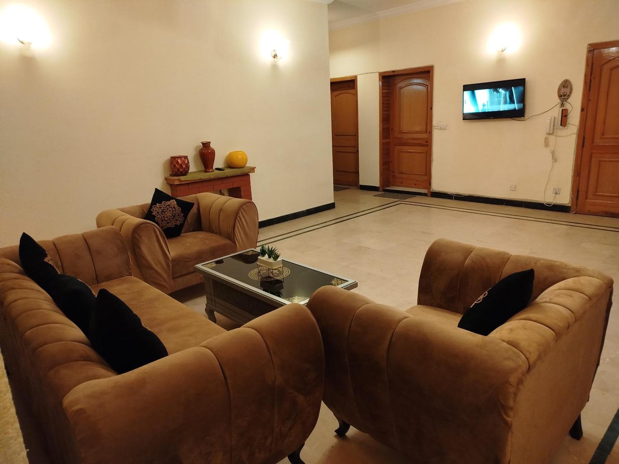 Royal Residential Hotel Iszlámábád Kültér fotó
